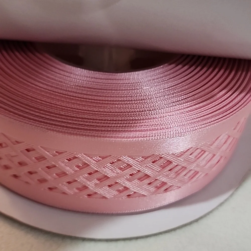 3 Rolls Kirkland Wire-edged Ribbon, 1-1/2" x 122 yards approx total - Picture 7 of 10